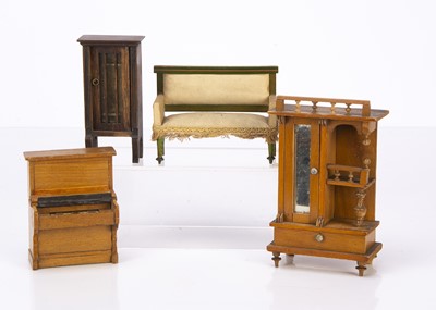 Lot 840 - Early 20th century German dolls’ house furniture