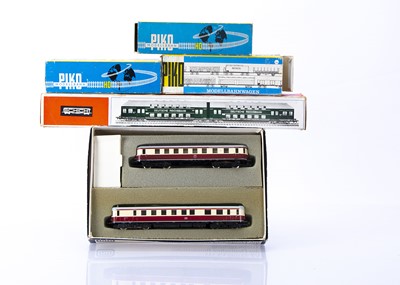 Lot 762 - Piko and Schicht HO Gauge German Diesel Railcars