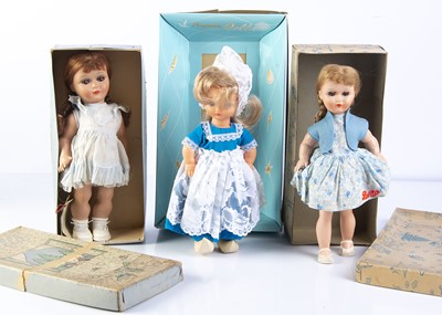 Lot 922 - Three French Bella dolls