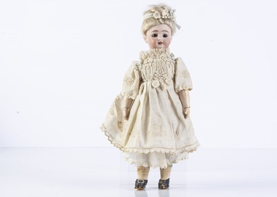 Lot 979 - A small Simon & Halbig 1079 child doll