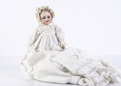 Lot 981 - A Simon & Halbig 1249 DEP child doll