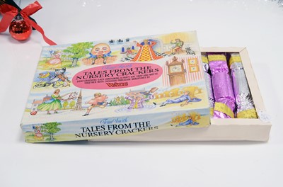 Lot 71 - A box of eight c1980s Wade Christmas crackers