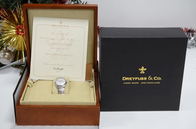 Lot 90 - A modern Dreyfuss & Co quartz stainless steel wristwatch