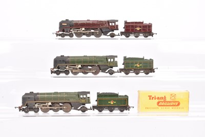 Lot 121 - Tri-ang TT Gauge BR green and maroon Britannia Class Locomotives and Tenders