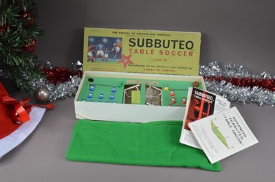 Lot 147 - A 1960s Subbuteo Table Soccer Super Set