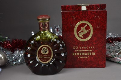 Lot 168 - A boxed bottle of Remy Martin XO Special Fine Champagne Cognac
