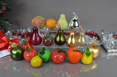 Lot 177 - A collection of modern glass and ceramic fruits