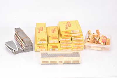 Lot 138 - Tri-ang TT Gauge Station Buildings and Accessories