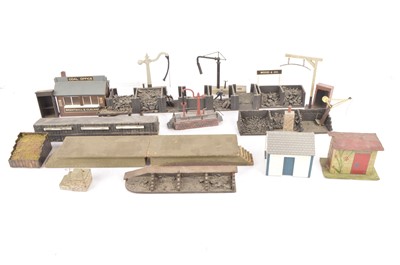 Lot 75 - Bassett-Lowke and similar makers  0 Gauge Coal yard Accessories (19)