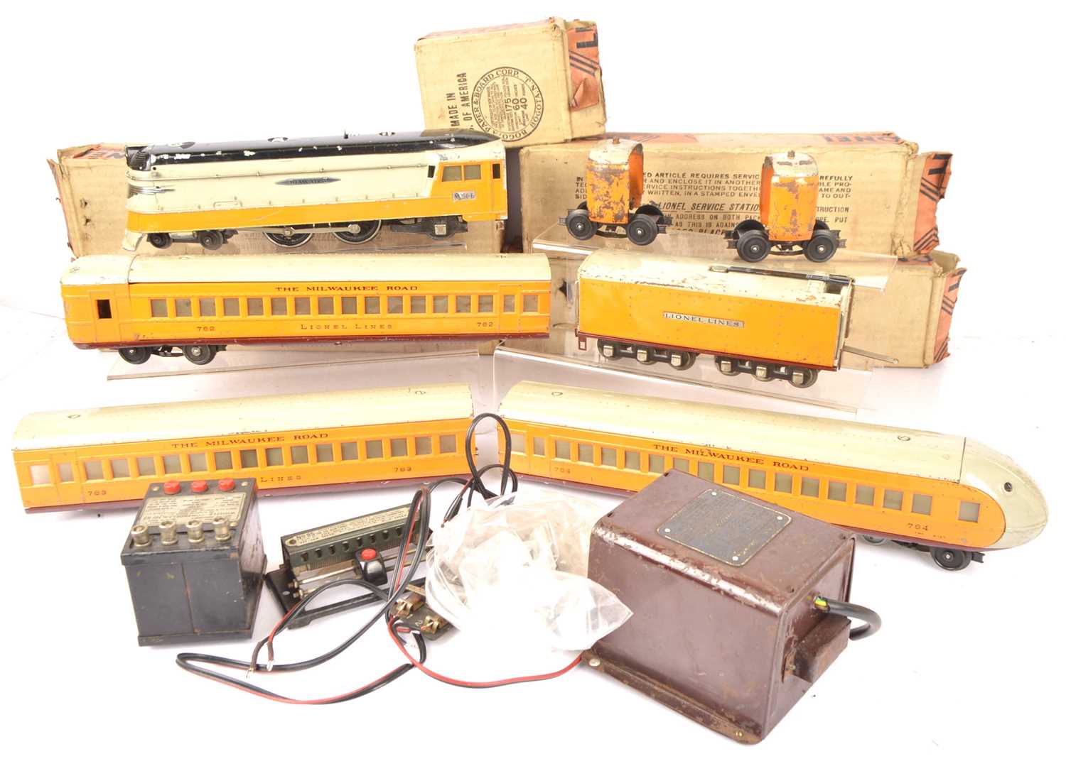 Lot 151 - A Lionel 0 Gauge electric 'Hiawatha' Train Set