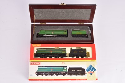Lot 214 - Hornby SR and BR West Country class 00 Gauge Steam Locomotives and tenders
