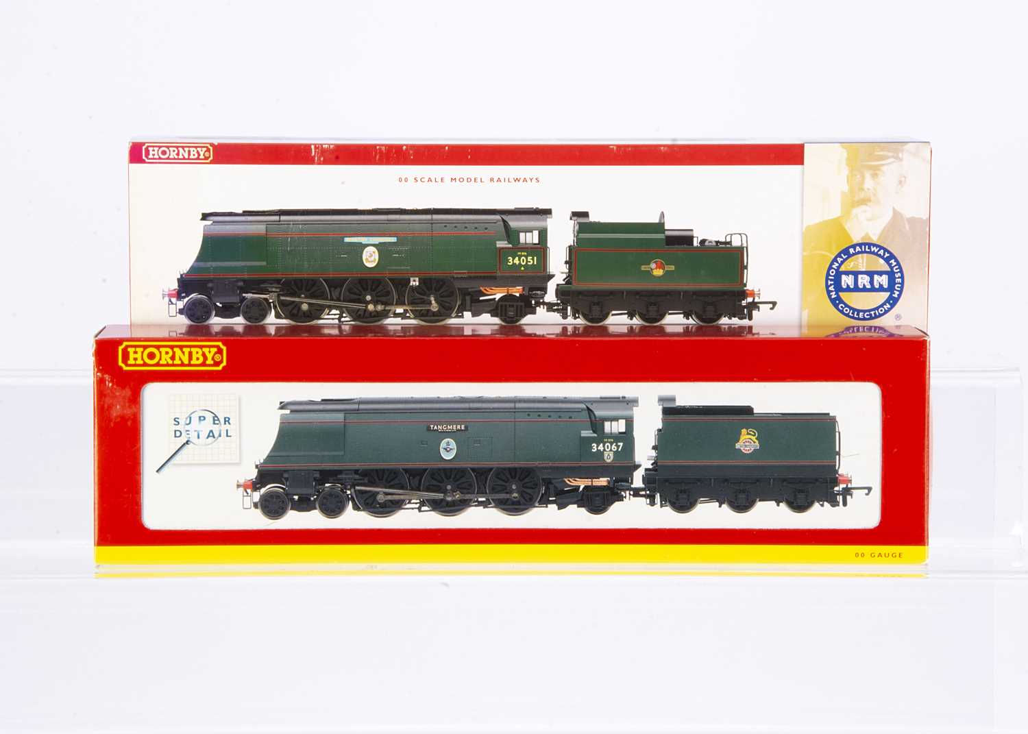 Lot 228 - Hornby 00 Gauge BR green rebuilt Battle of Britain Class Locomotives and Tenders