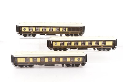 Lot 214 - A very fine rake of seven 0 Gauge Pullman Cars