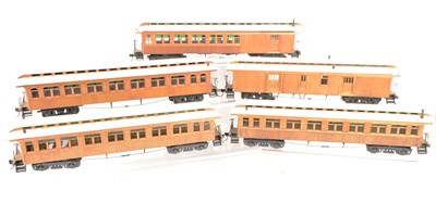 Lot 281 - Rake of five La Belle kitbuilt 0 Gauge American outline teak finish Passenger Cars with Veranda Ends (5)