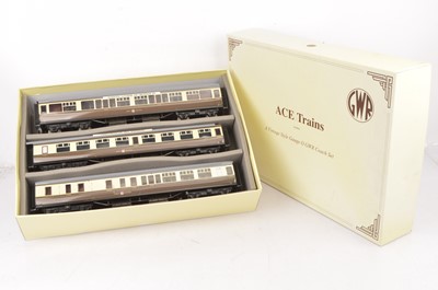 Lot 298 - ACE Trains 0 Gauge GWR chocolate and cream Passenger Coach Set