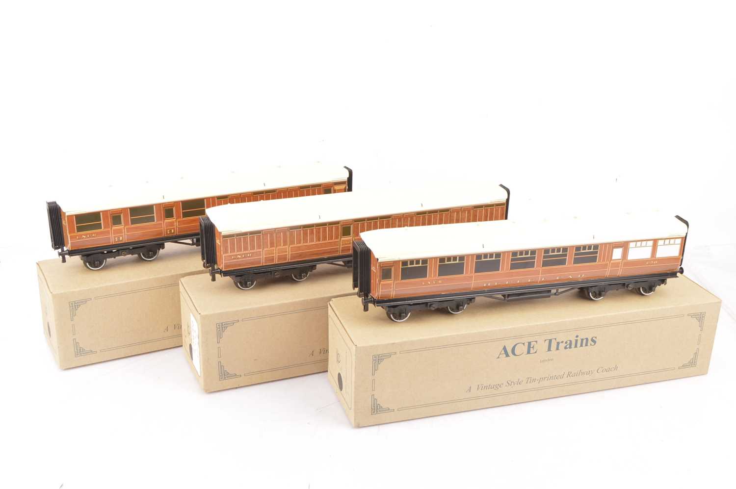 Lot 325 - ACE Trains 0 Gauge LNER Teak seven Coach set including two articulated sets (7 coaches)