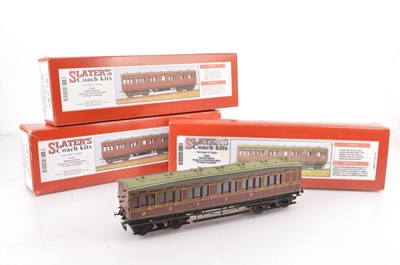 Lot 367 - Slater's 0 Gauge kitbuilt LMS ex MR 45' Clayton Arc roof Non Corridor bogie Coaches (3)