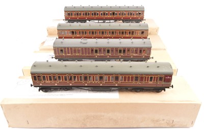 Lot 374 - Side Lines 0 Gauge kitbuilt by Willetts and Goddard LMS maroon Period  Suburban Coaches (4)