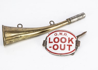 Lot 519 - GWR Look Out Horn and Enamelled Arm Band