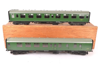 Lot 617 - Pair of The Gauge 1 Model Company BR SR green Mk 1 Coaches