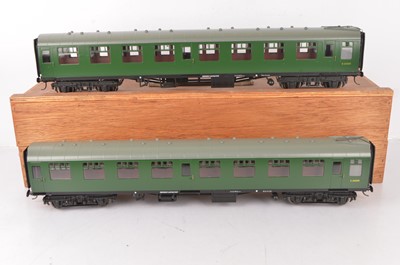 Lot 618 - Pair of The Gauge 1 Model Company BR SR green Mk 1 Coaches