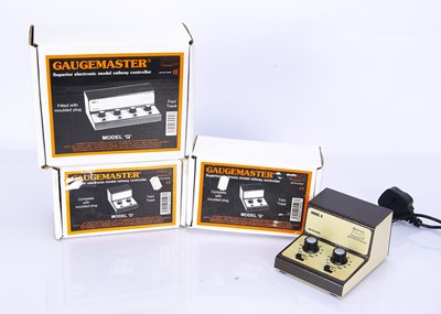 Lot 542 - Gaugemaster 00 Gauge Controllers and other Electrical and Lineside Accessories