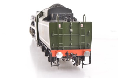 Lot 658 - A Gauge 1 (10mm scale) live steam BR 'Rebuilt Merchant Navy' 4-6-2 Locomotive and Tender by Accucraft