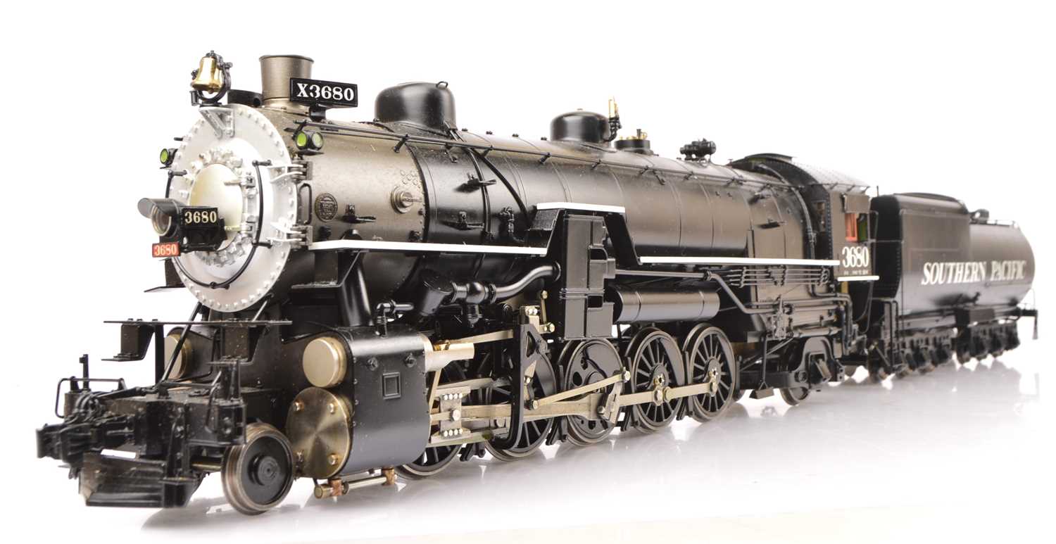 Lot 662 - A Gauge 1 (10mm scale) live steam American Southern Pacific USRA F4/F5 class 2-10-2 Locomotive and Tender by Accucraft