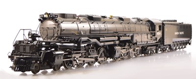 Lot 721 - An American Gauge 1 two-rail Union Pacific 'Big Boy' 4-8-8-4 Locomotive and Tender by MTH/RailKing (4)