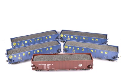 Lot 752 - MTH G Scale American Coal Hoppers (5)