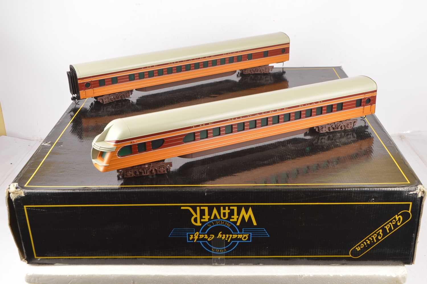 Lot 760 - Weaver O Gauge "Hiawatha" 5 car coach set