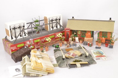 Lot 774 - G Gauge Building, & other items (6)