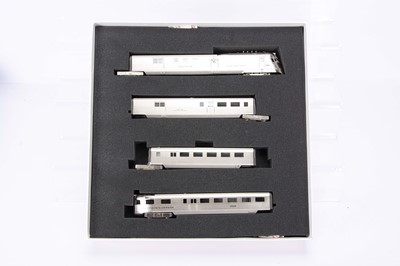 Lot 929 - Challenger Imports Ltd H0 Gauge Chicago Burlington & Quincy  Pioneer Zephyr Complete Train Early Version Plated and Decorated Lighting Catalog #2076.1