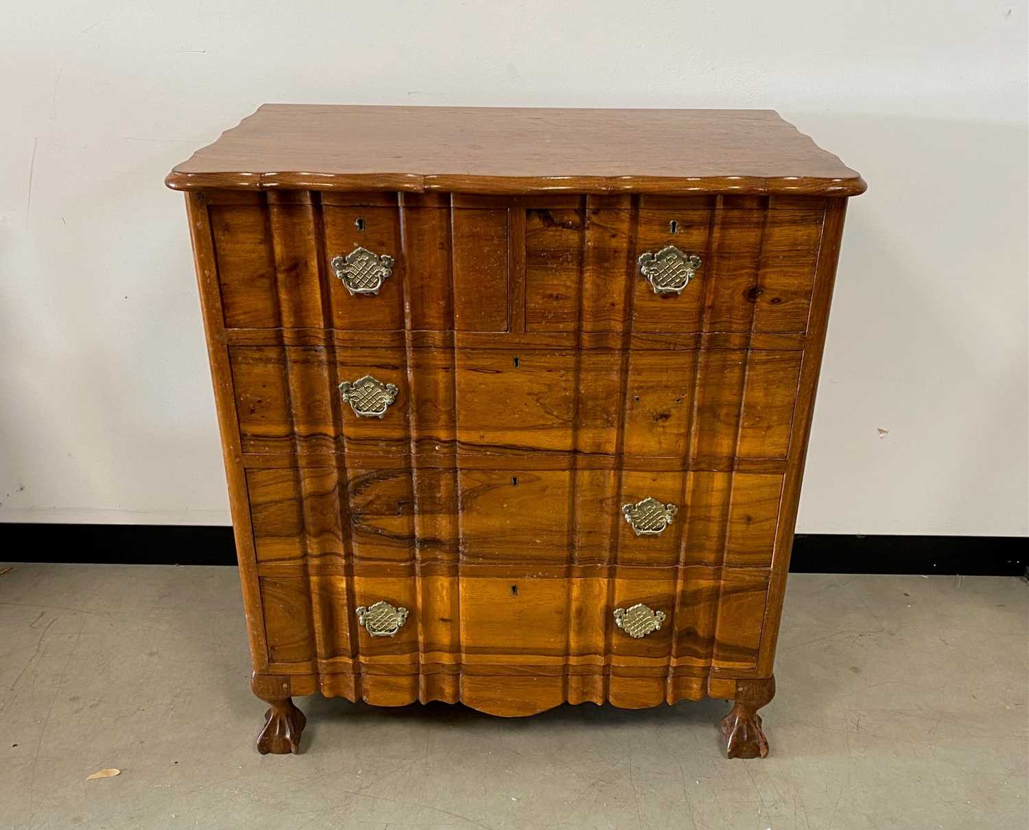 Lot 1 - A c1950s walnut Queen Anne style chest of drawers