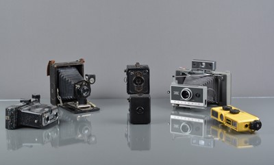 Lot 66 - A Group of Various Cameras