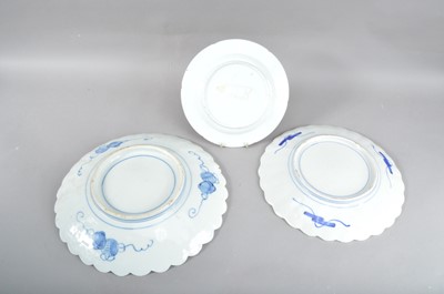 Lot 103 - Two 19th century scalloped rimmed Chinese plates