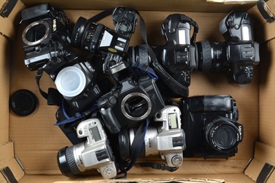 Lot 125 - A Tray of Minolta SLR Cameras