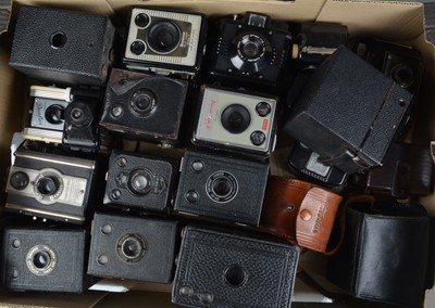 Lot 132 - A Tray of Box Cameras
