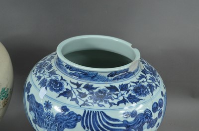 Lot 108 - A collection of damaged Chinese and Japanese ceramics