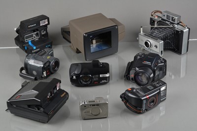 Lot 136 - Polaroid and 35mm Bridge Cameras