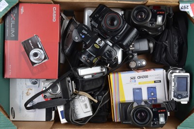 Lot 167 - A Tray of Digital Compact Cameras