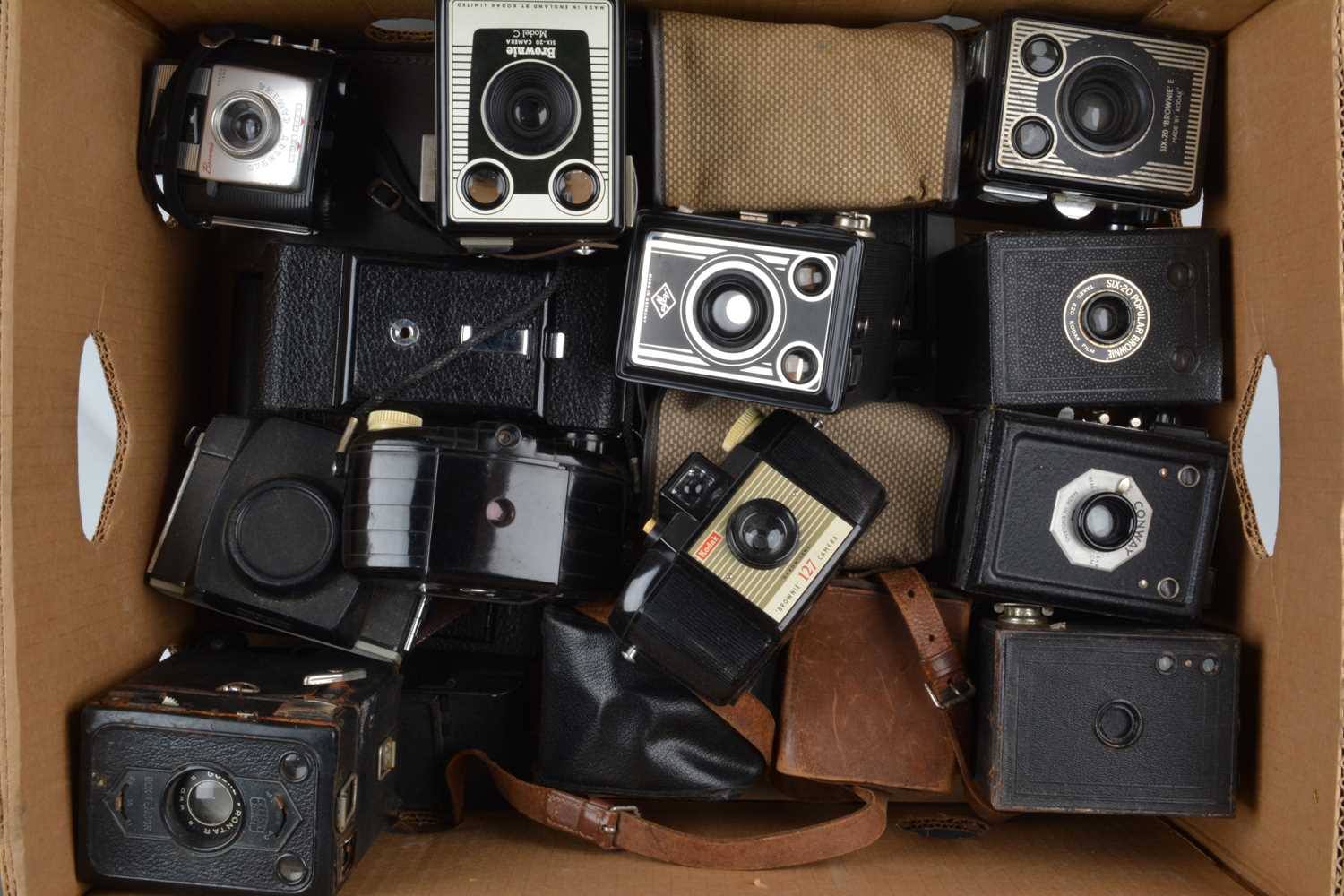 Portable Box Camera Lot 168 - A Tray of Box & Folding Cameras