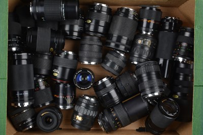 Lot 170 - A Tray of Zoom Lenses
