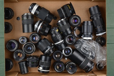 Lot 171 - A Tray of Prime Lenses