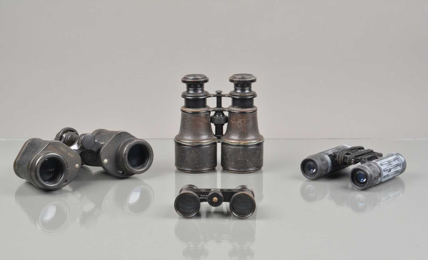 Lot 189 - A Group of Binoculars