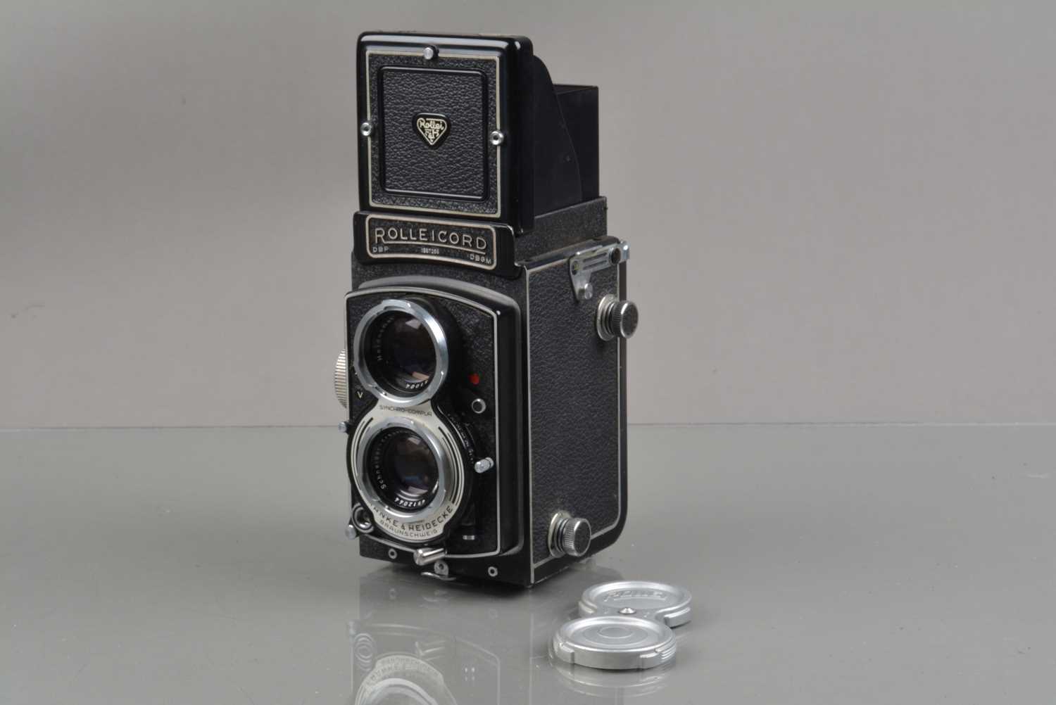 Lot 205 - A Rolleicord V TLR Camera