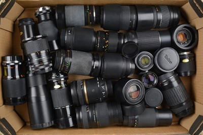 Lot 254 - A Tray of Zoom Lenses