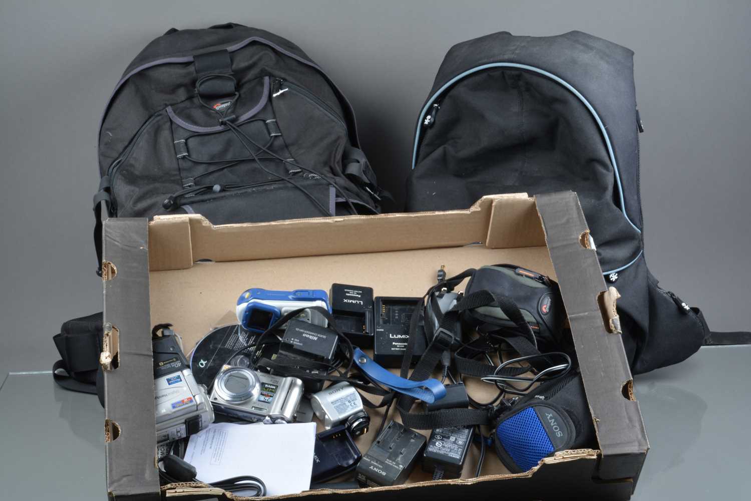 Lot 266 - Cameras and Related Items