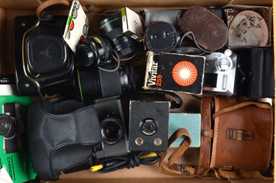 Lot 317 - A Tray of Various Cameras