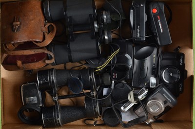 Lot 335 - Compact Cameras and Binoculars